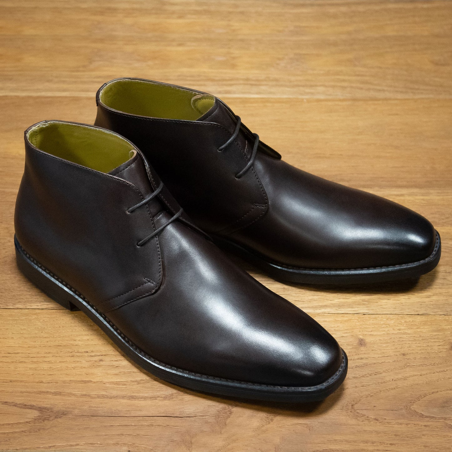 Product image for Herring Marsden mens rubber-soled Chukka boots in brown calf