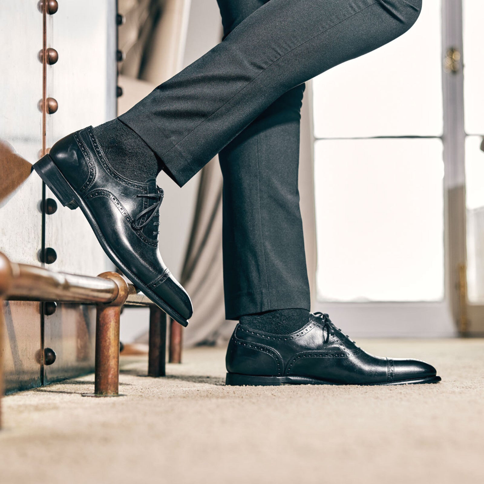 Product image for Herring Sloane mens semi-brogues in black calf