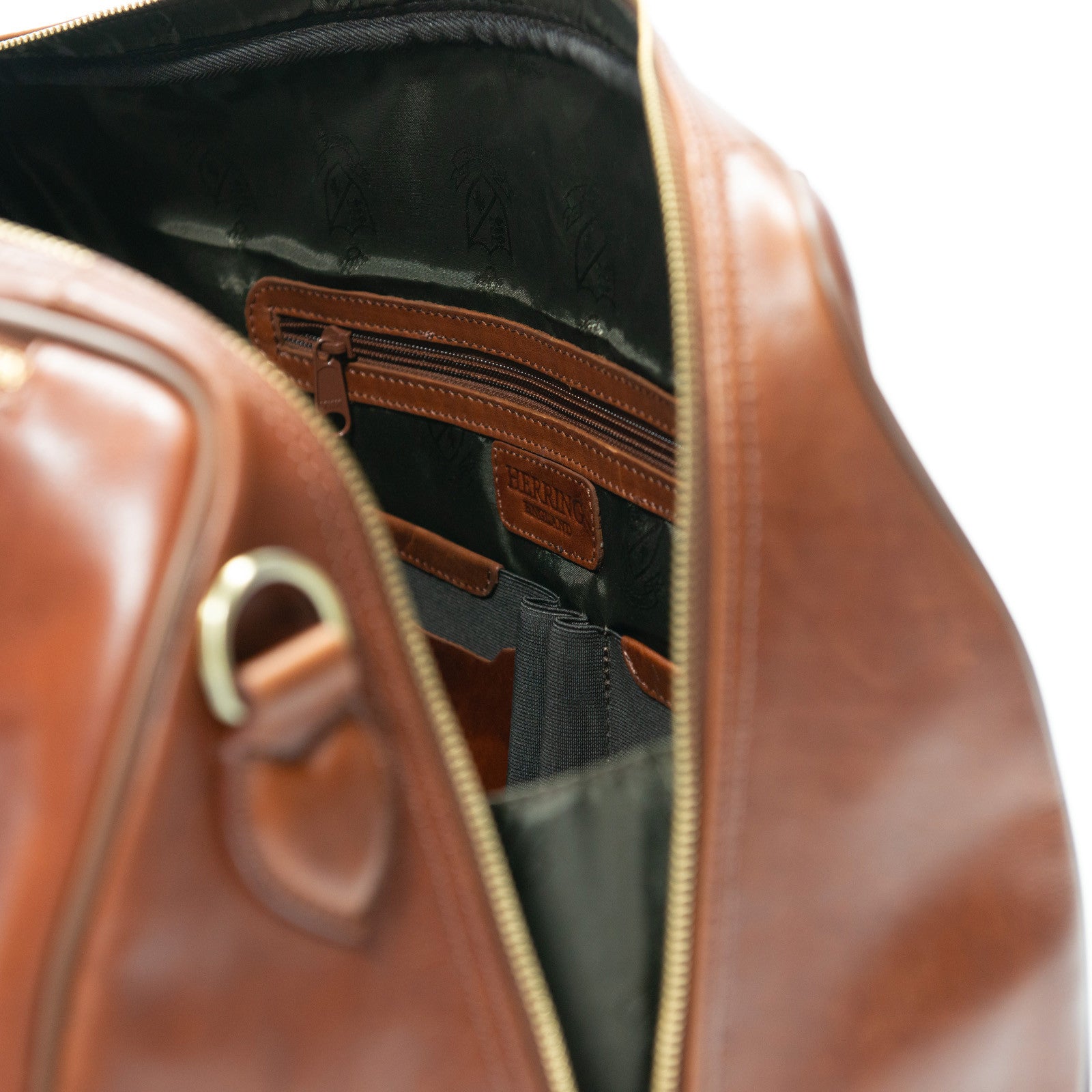 Product image for Herring Thurlestone Holdall in dark chestnut
