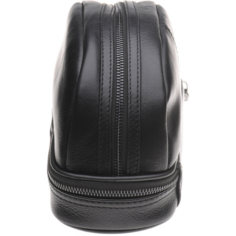 Product image for Herring Washbourne II (Washbag) in black