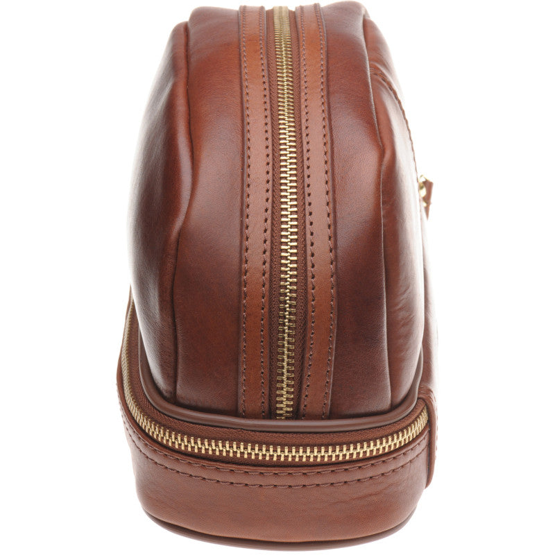 Product image for Herring Washbourne II (Washbag) in dark chestnut