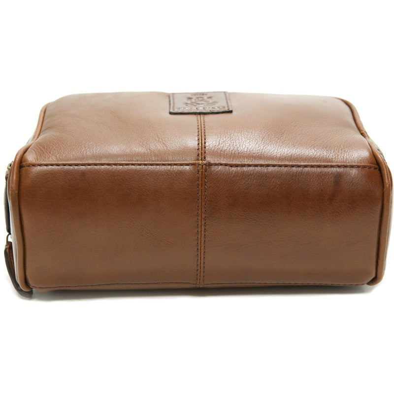 Product image for Herring Washbourne (Washbag) in chestnut